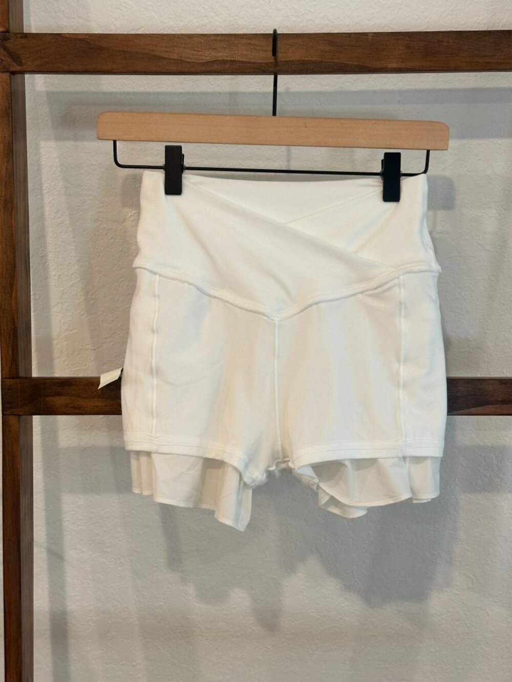 OFFLINE Aerie Real Me Crossover Flowy Shorts White Small NWT - Picture 11 of 12